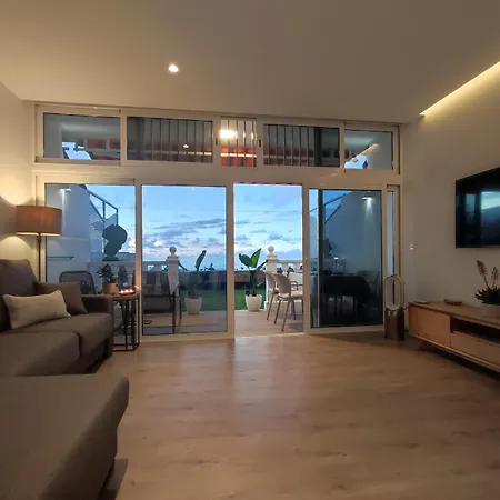 Апартаменты Ikarus View *