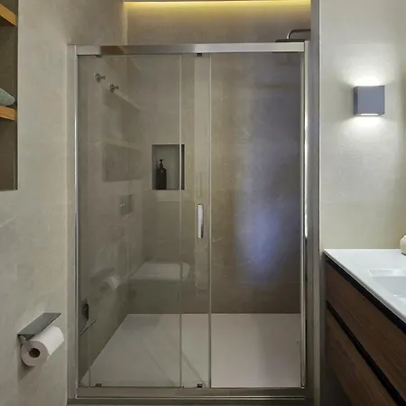 Ikarus View Appartement *
